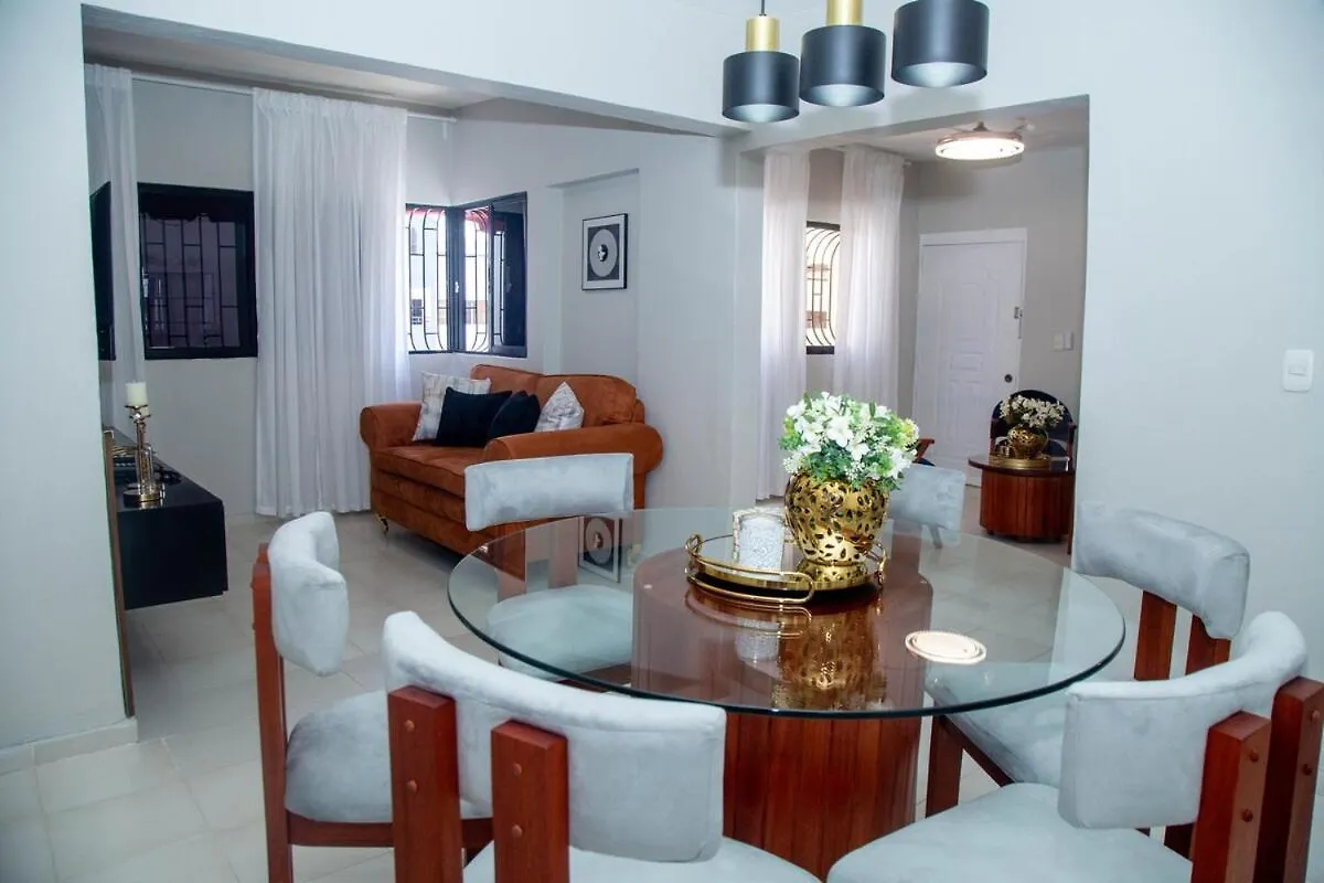 Luxury 2 Bedroom Apartment サンティアゴ・デ・ロス・カバリェロス